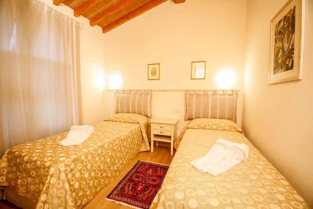 Casa Montecuccoli Montelupo Fiorentino Ruang foto